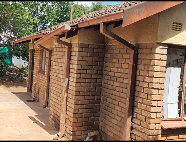 3 BEDROOM HOUSE FOR SALE IN MALAMULELE
